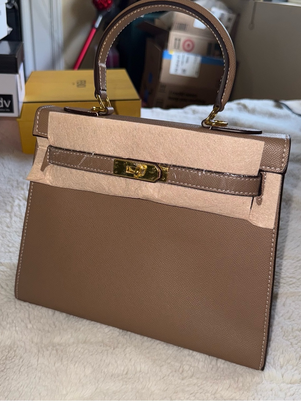 Beautiful Kelly Bag Size 28CM Gold Hardware - Picture 2 of 9